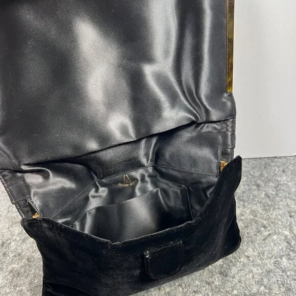 Bienen Davis VTG Black Velvet & Gold Tone Metal Trim Clutch W/ Mirror & Pouch - Picture 10 of 16